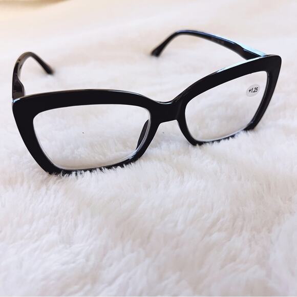 Leila Black Cateye Oversized Reader Glasses - Picture 6 of 9